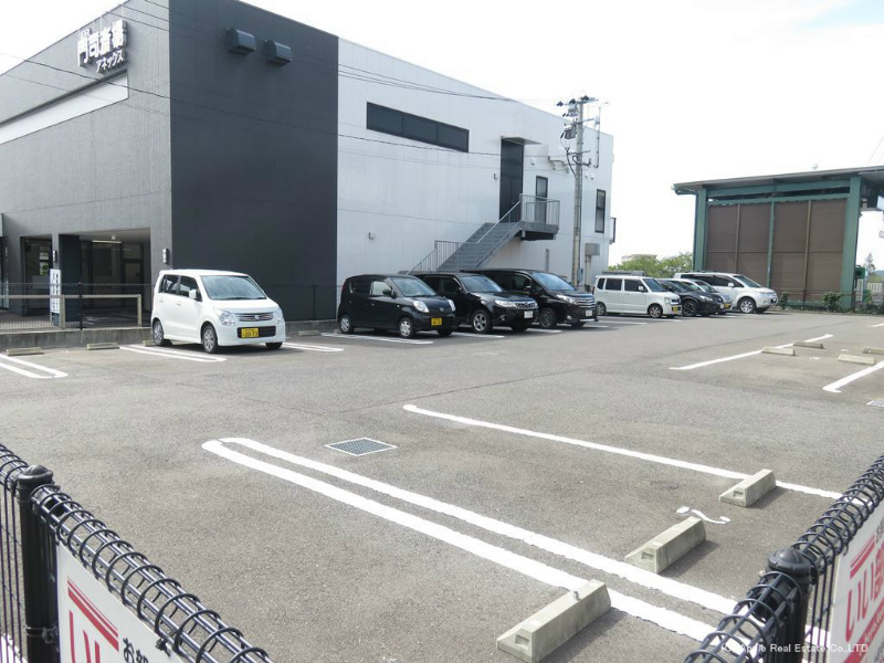 グレイスヒル 駐車場