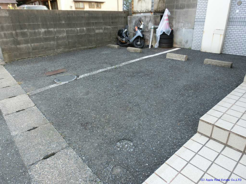 シャトレ別院Ⅲ 駐車場