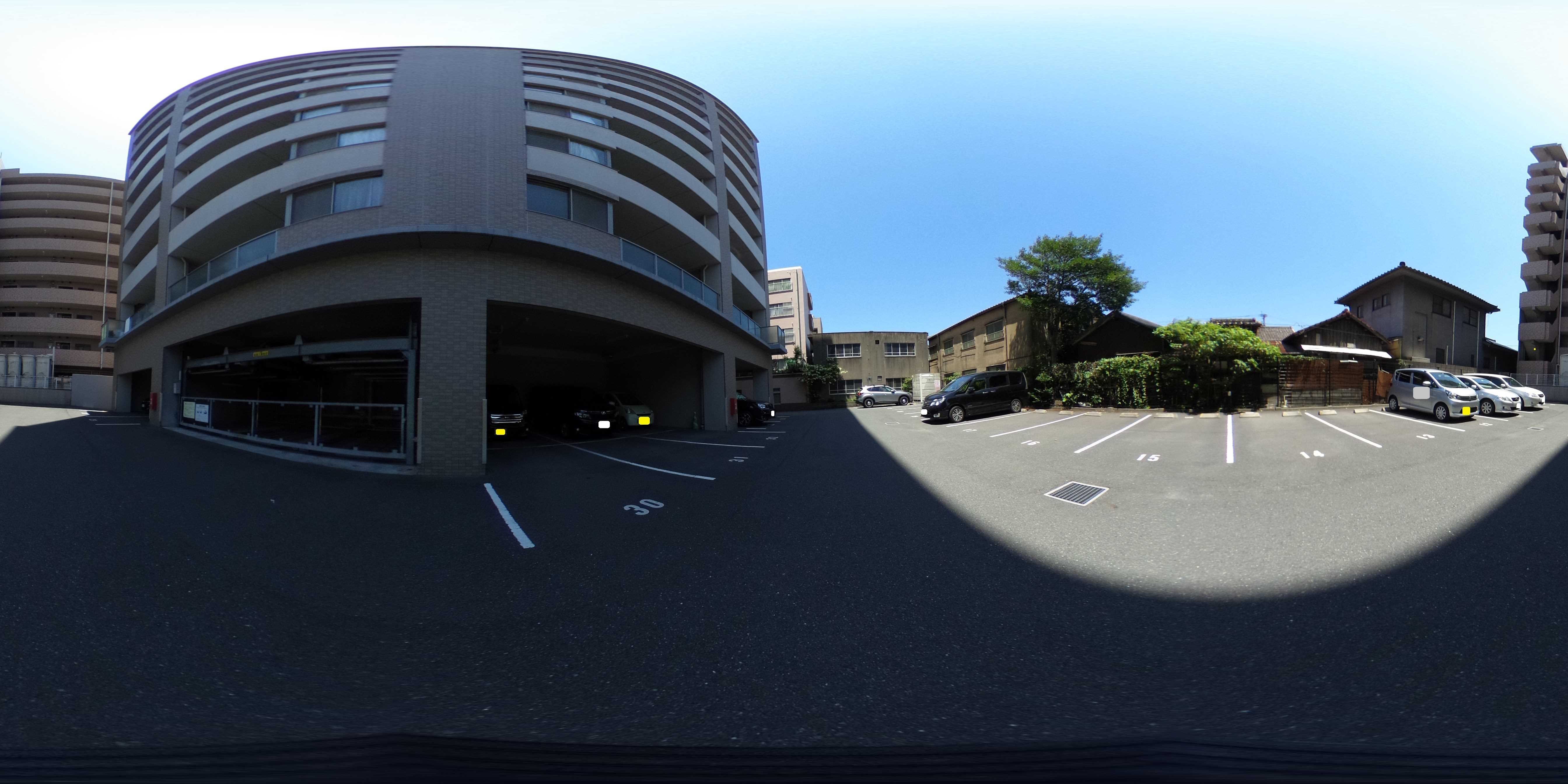 ルフォンド天神 駐車場