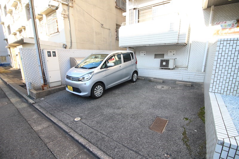 エルドラド東武 駐車場