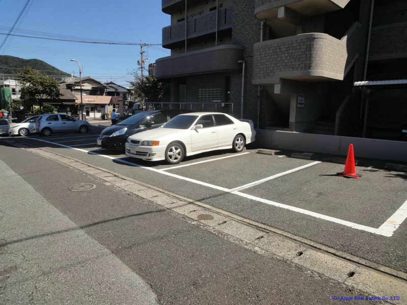 アビタシオン柳町  駐車場