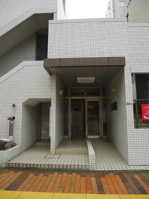 ホワイトパレス片野 エントランス
