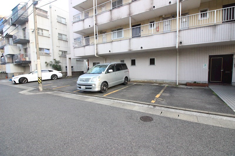 サンビレッヂ到津 駐車場
