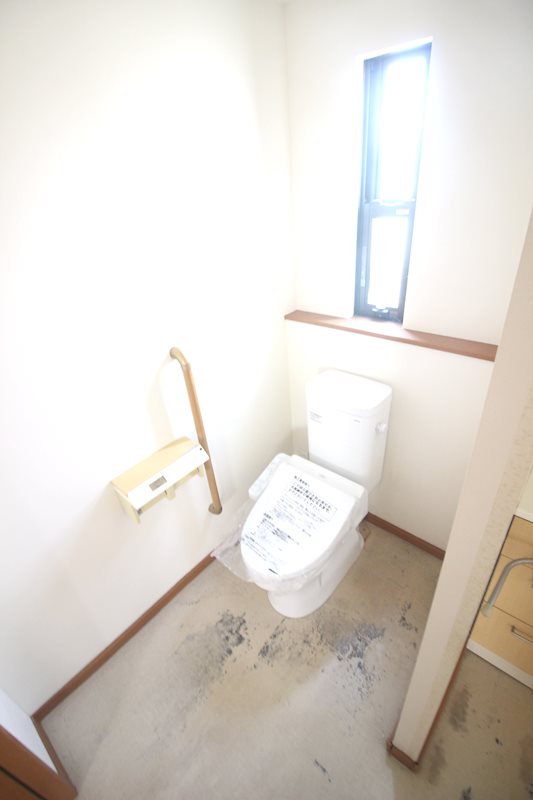 重住一丁目戸建 トイレ