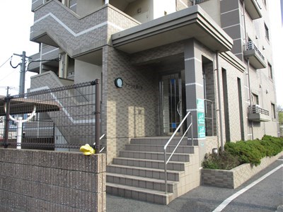 アテッサ南小倉 エントランス
