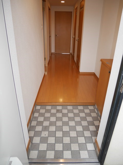 アテッサ南小倉 玄関