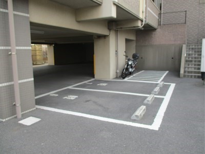 アテッサ南小倉 駐車場