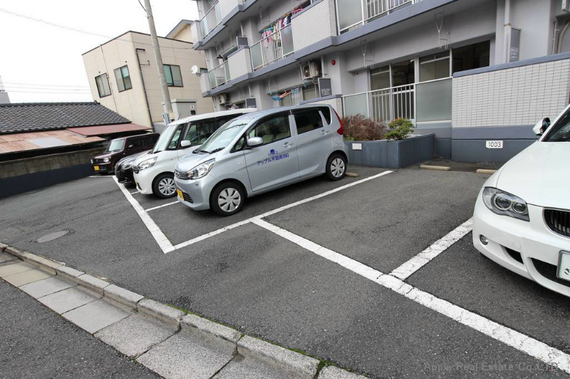 ギャラン春の町   駐車場