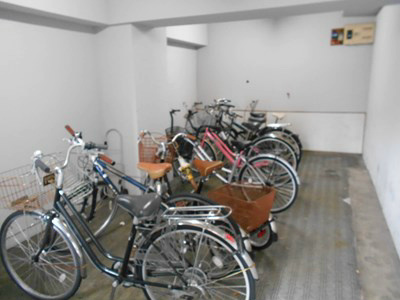 グランベール小倉駅前 駐車場