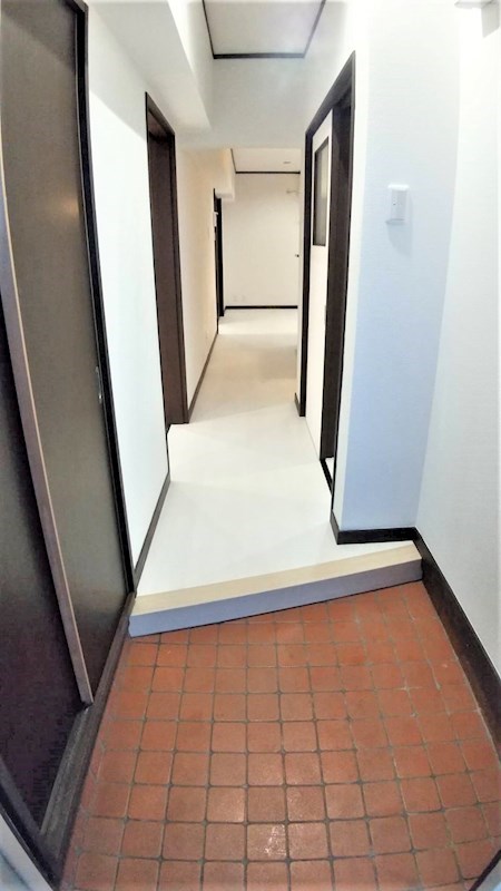 ホワイトハイツ門司別院 玄関