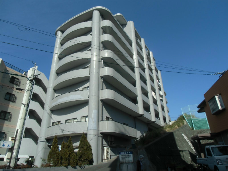 クレセール守恒  外観