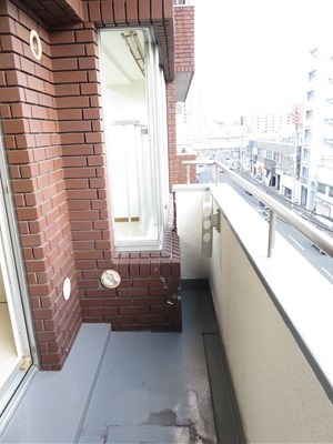 城野駅前ビル ベランダ