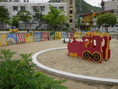 第6久藤ビル  公園