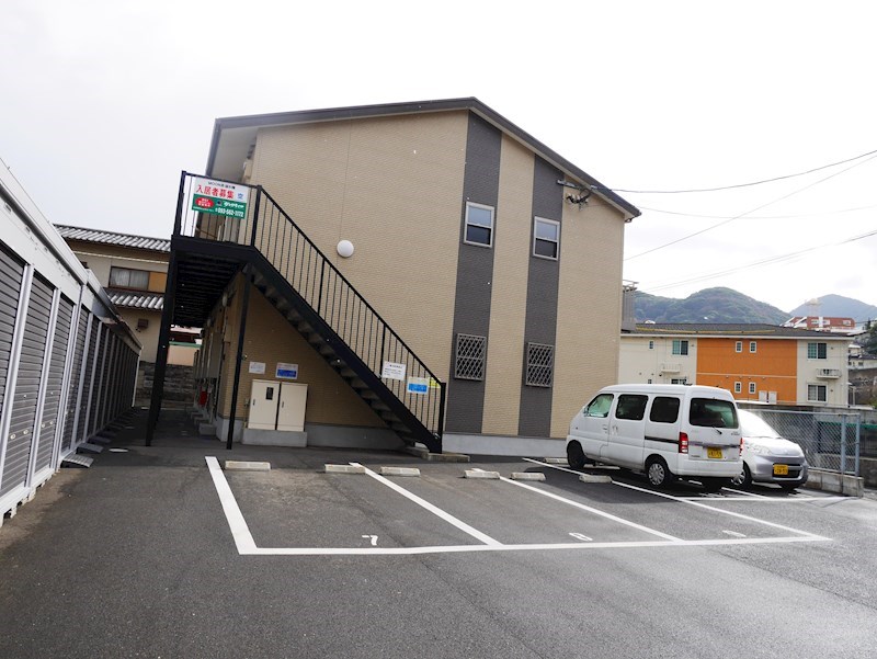 ＭＯＯＮ赤坂　Ａ棟 駐車場