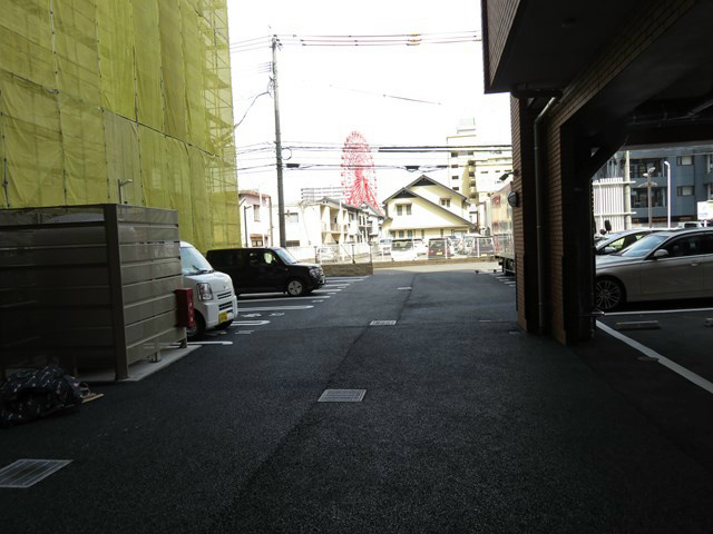 ギャラクシーヴィーラブライト  駐車場