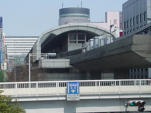 ギャラクシーヴィーラブライト  駅
