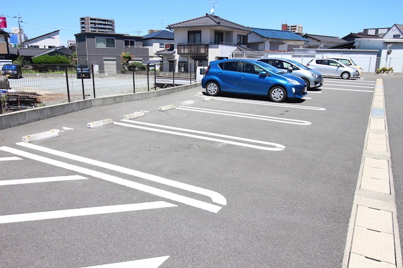 プレステージ城野駅南  駐車場