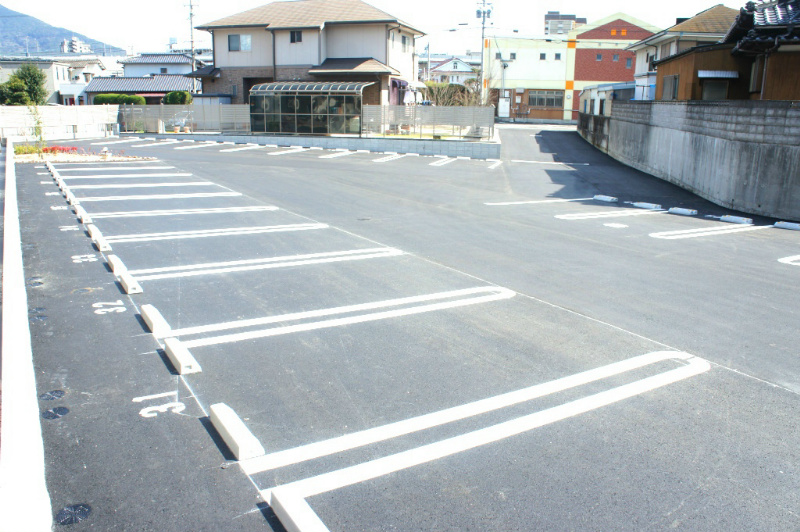 プランドール B棟 駐車場