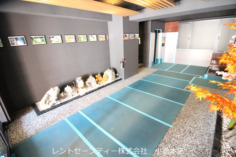 デザイナーズ　ザ　レトロ エントランス