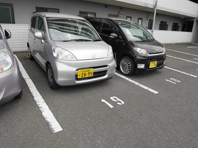 フジエホワイトローザ熊谷 駐車場