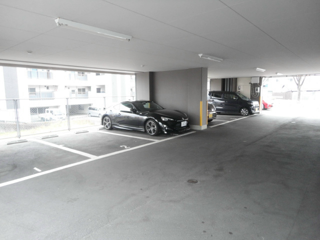 プリンス篠崎  駐車場