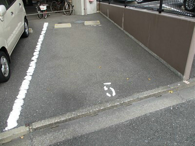 ファミリーハウス勝山  駐車場