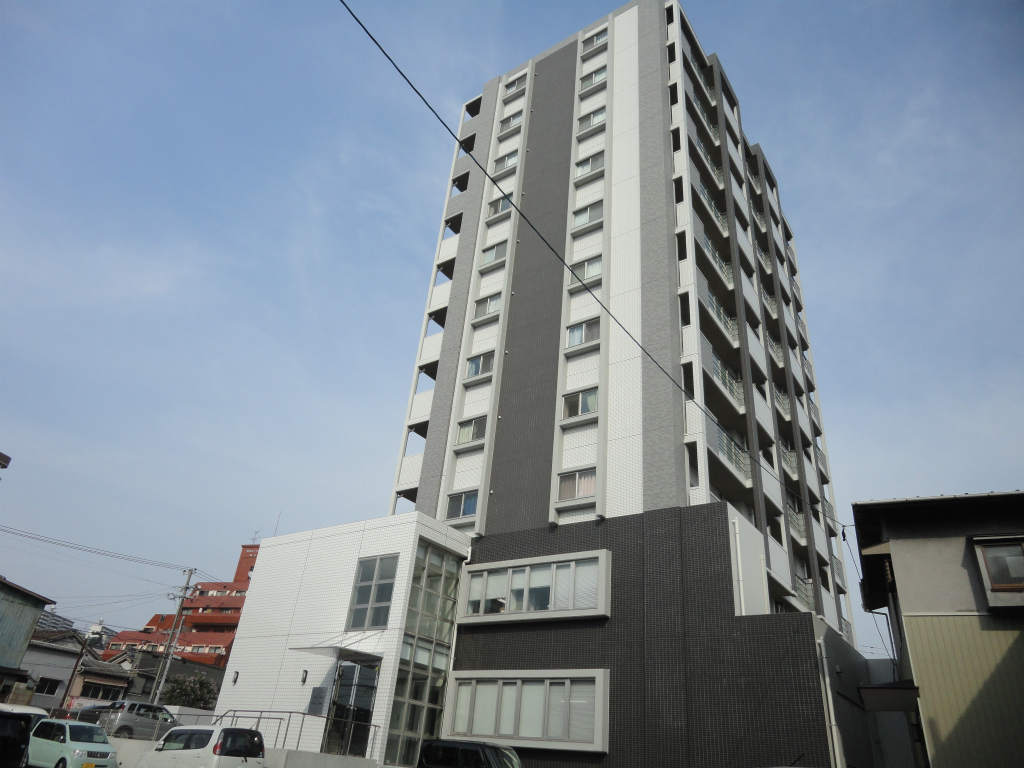 アローネ諏訪町    外観
