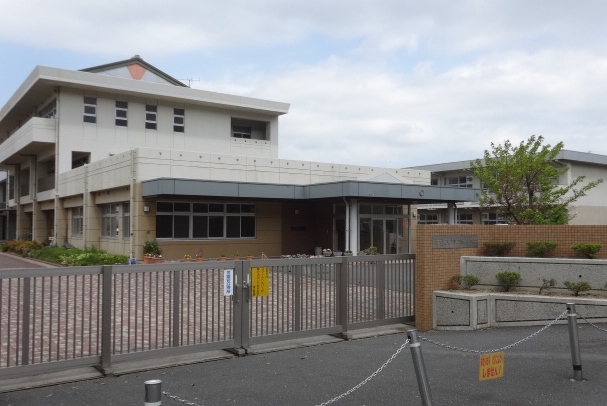 アローネ諏訪町    小学校