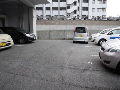 メゾン妙見  駐車場