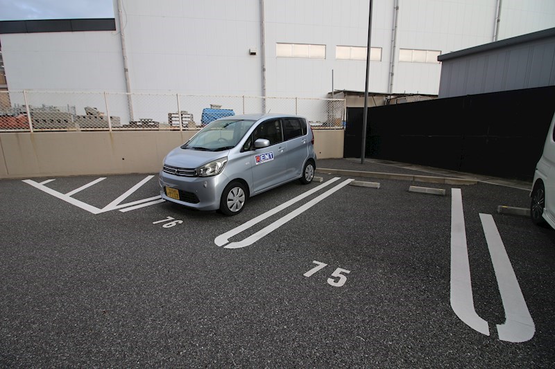 アーティックス上富野グランゲート 駐車場