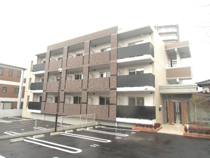アヴァンセ井堀  駐車場