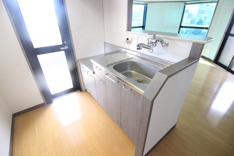 ロイヤルセンターBLD キッチン