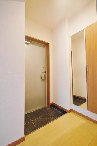 ラ・ヴェリテ鍛冶町 玄関