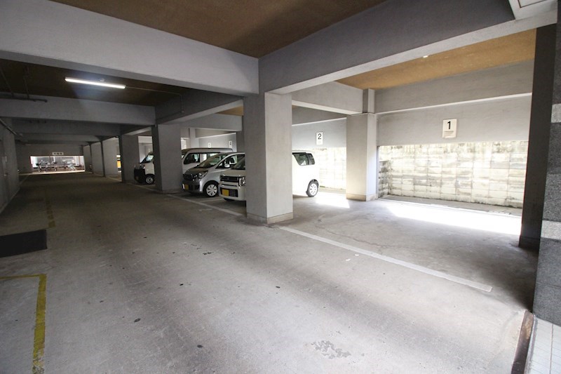 アルテハイム大手町  駐車場