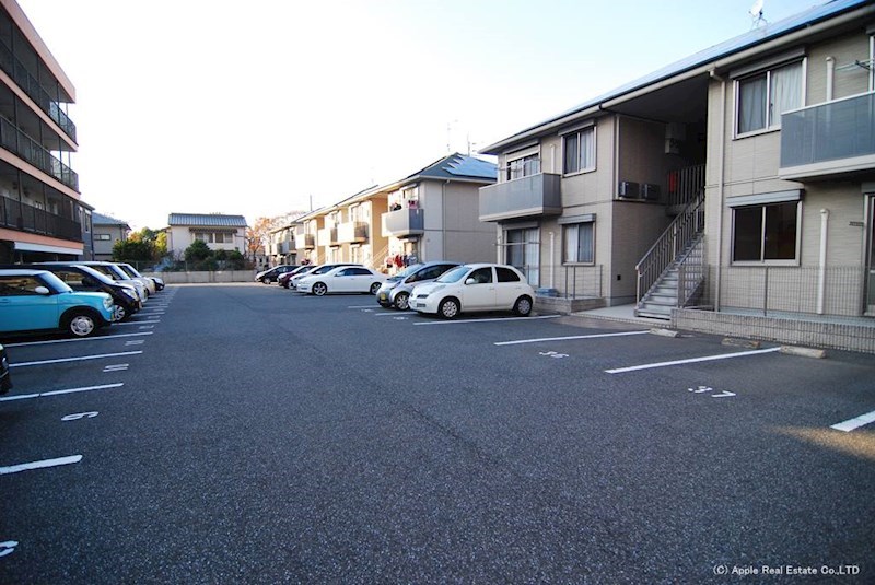 クラヴィエ三萩野   I棟  駐車場
