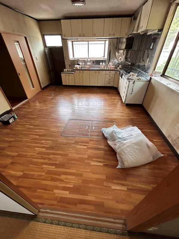 湯川1丁目貸家 リビング