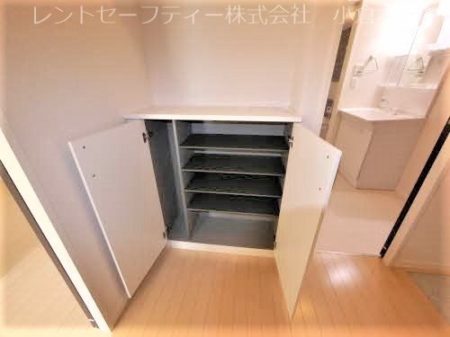 ラウンドシティ泉台 玄関