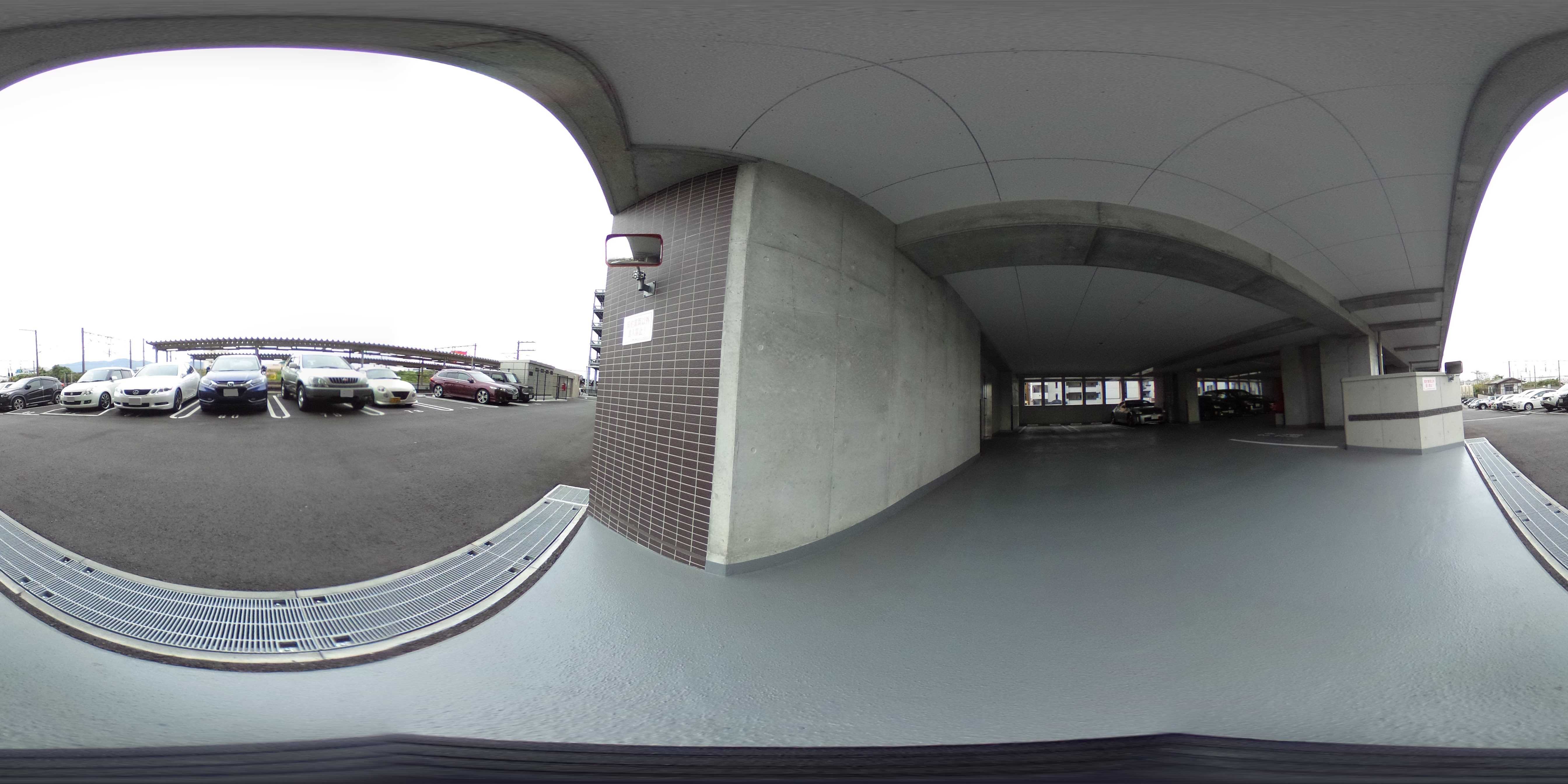 ウィングス八幡駅前  駐車場