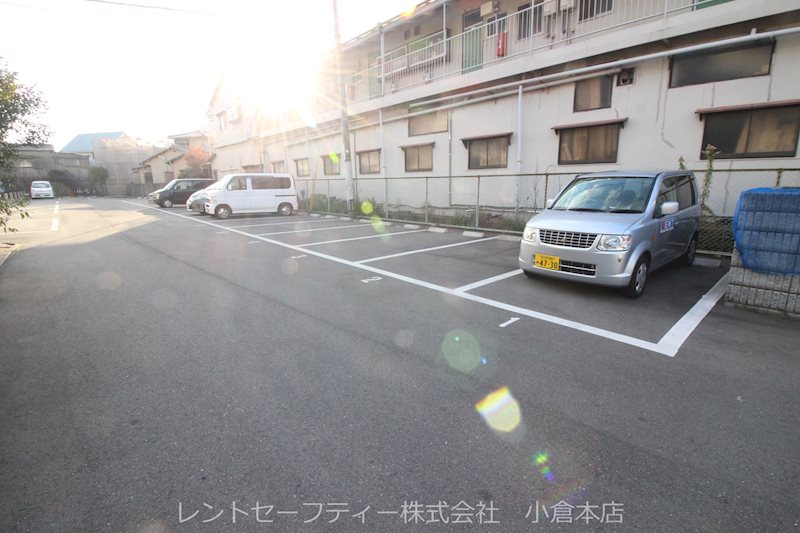 森田ハイツ  駐車場