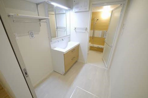 ガーデンREI足立山麓  洗面所