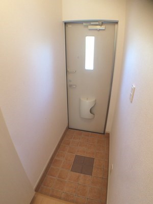 メゾングラースＭ  玄関