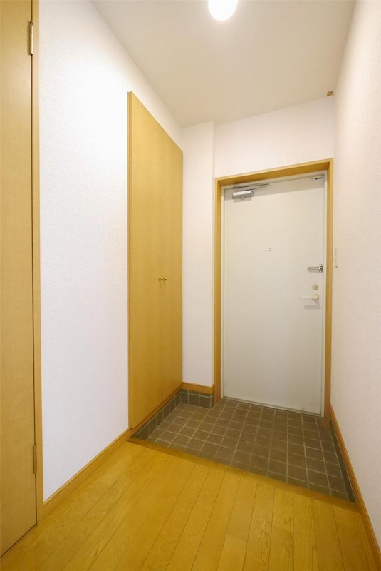 ニューシティアパートメンツ南小倉Ⅱ 玄関