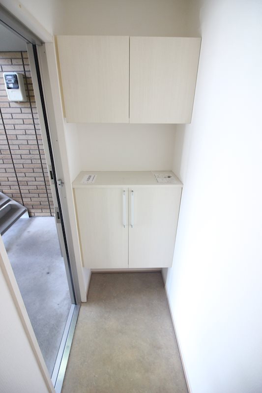 メゾン新町 玄関