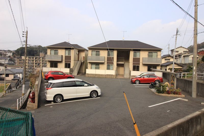 シャーメゾン谷町 A棟    駐車場