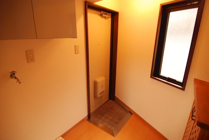馬借タカヤコーポレーション 玄関