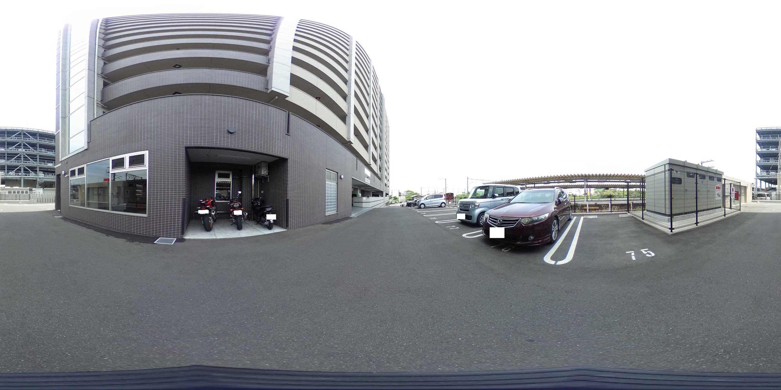 ウィングス八幡駅前  駐車場
