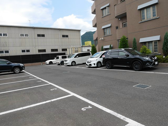グランドパレス熊本町プレミアム  駐車場