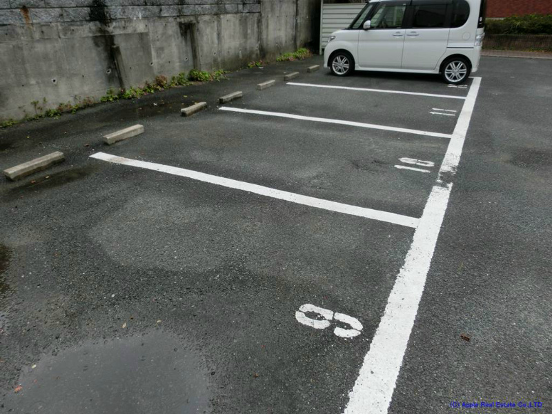 パークハイツ妙見   駐車場