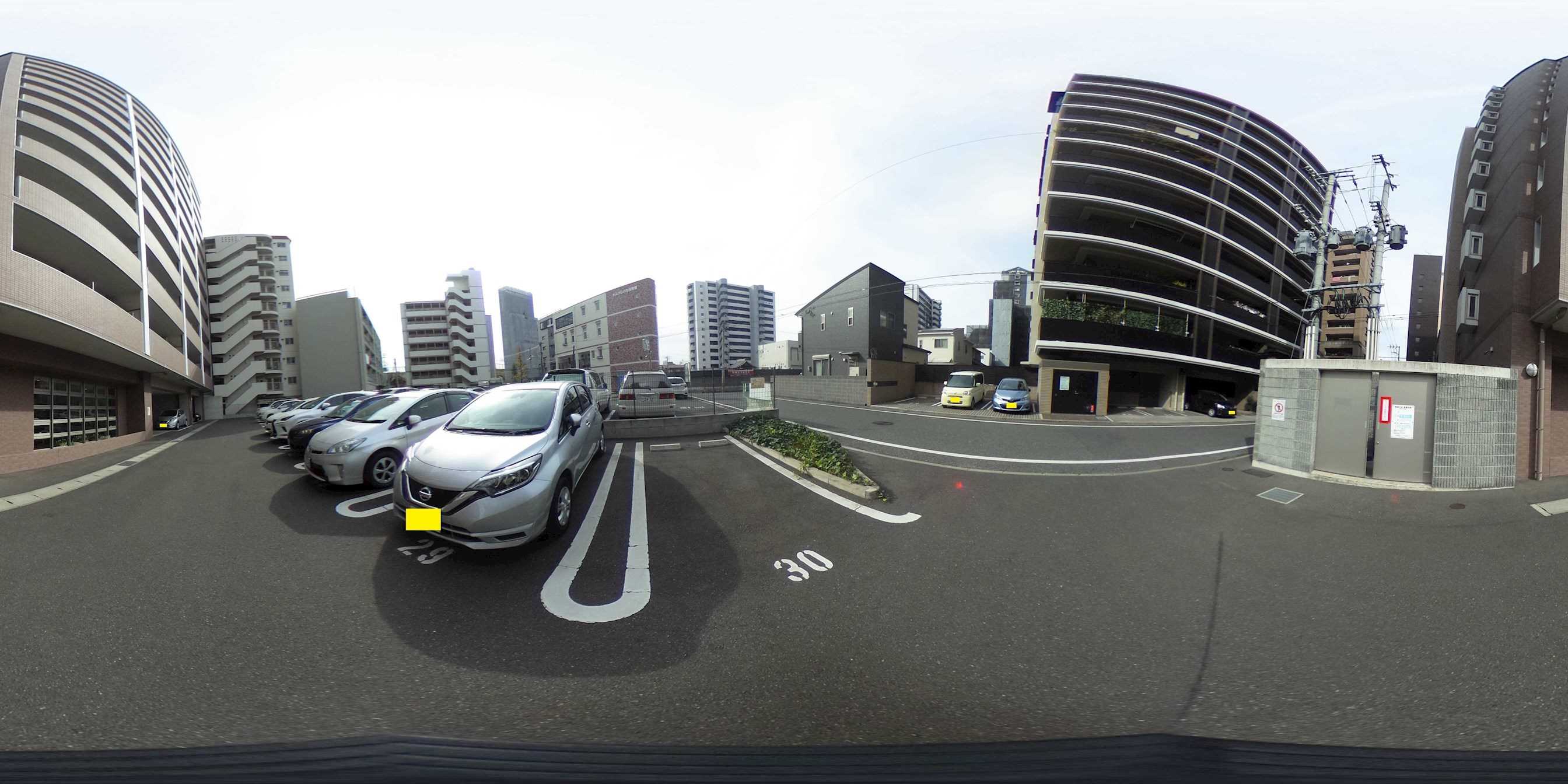 フェリシエ三萩野   駐車場