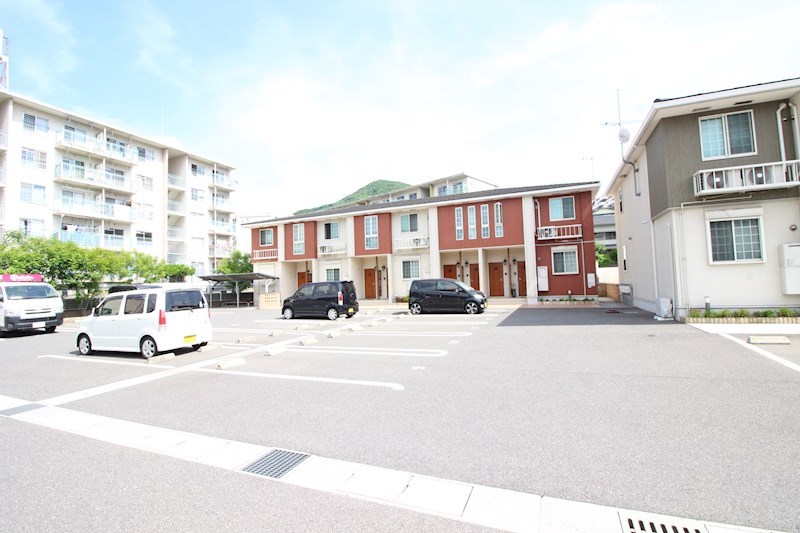 フレシール小倉東Y 駐車場